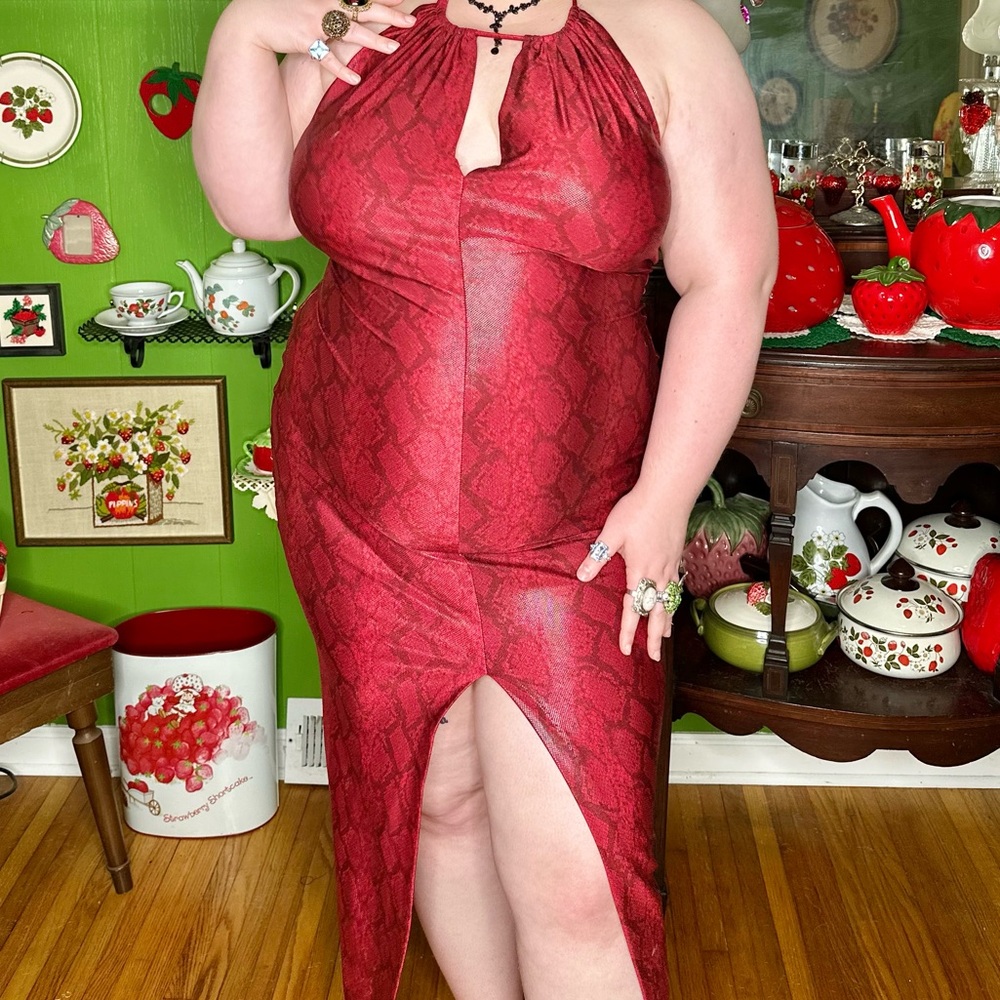 Jessica McClintock For Gunne Sax Red Snakeskin Grunge Halter Maxi Gown Dress